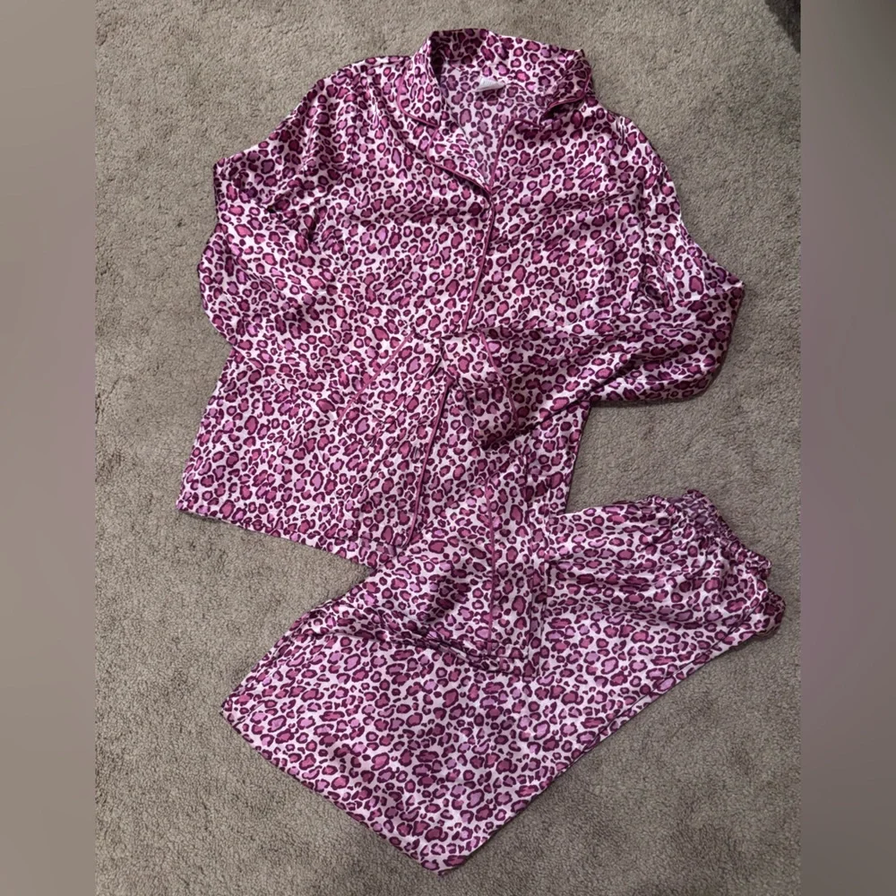 Gilligan & O’Malley Pink Leopard Pajama Set - Picture 1 of 5